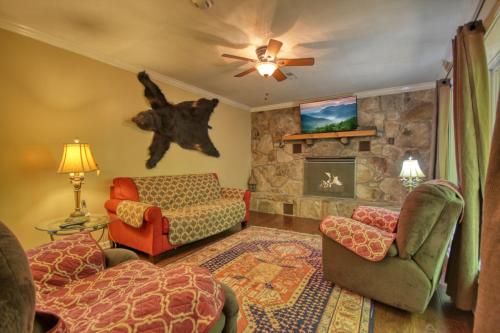 The Promise At Cool Creek #130 by Aunt Bug's Cabin Rentals - image 6
