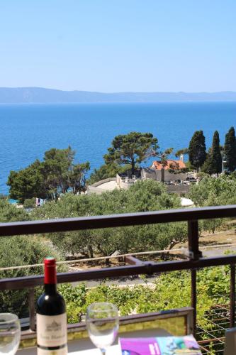 One-Bedroom Apartment with Sea View image 3
