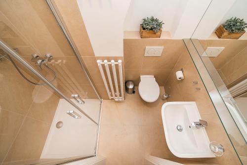 Newly renovated 1-bed apartment at Charles Bridge, Praha (fotografie 4)