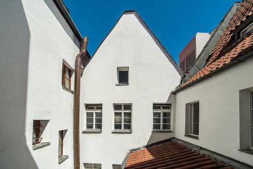 Newly renovated 1-bed apartment at Charles Bridge, Praha (fotografie 5)
