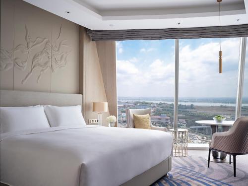 Superior King Room room in Langham Place Changsha