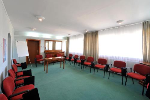 Hotel Moldova - image 8