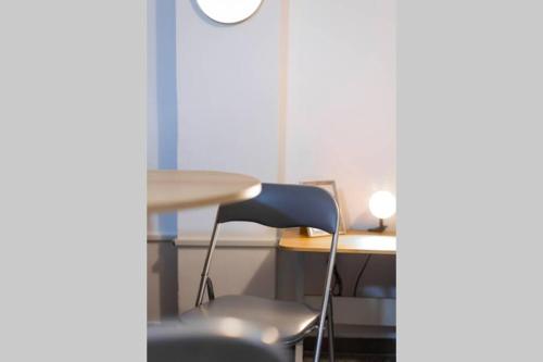 11 Steps from the Center, Lovely Studio