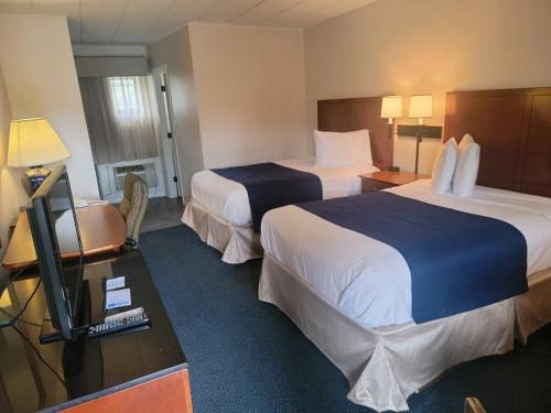 2 double beds