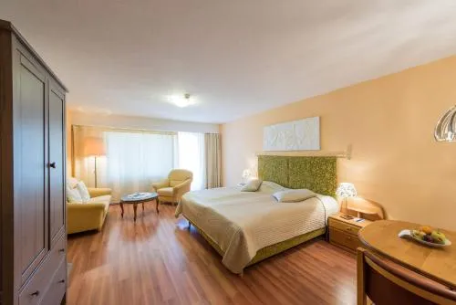 Badehotel Salina Maris – Wellness & Vintage in Mörel, Schweiz