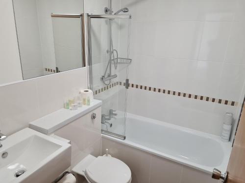 Bathroom, Kings Arms Hotel - A Bespoke Hotel in Kyleakin