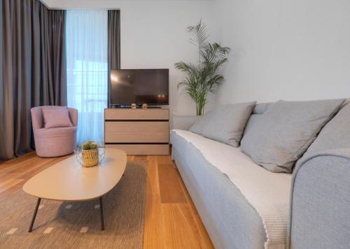 Apartment with Sea View image 9