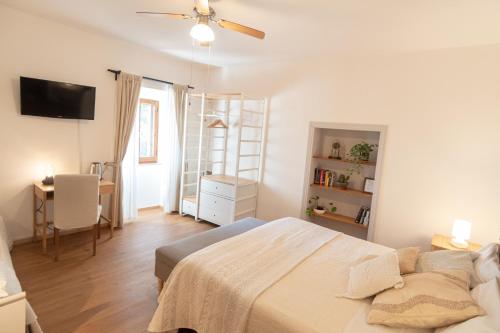 Double or Twin Room with Extra Bed room in B&B Cantico Delle Creature