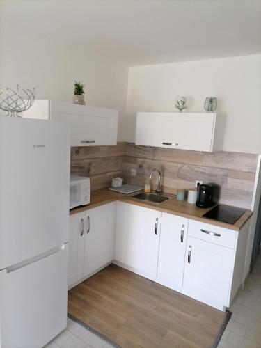 plage du Môle - Tap to explore photos