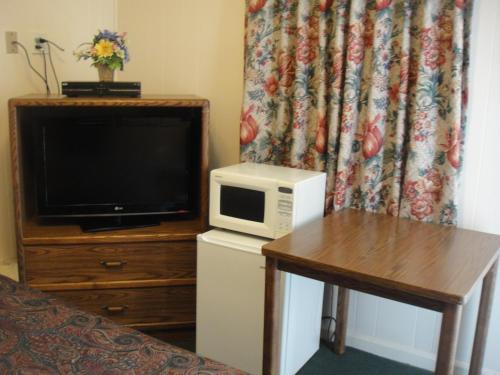 California Motel - image 5