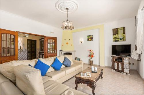 Villa Barreto by Villa Plus - main image