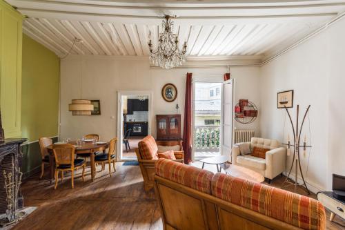 Dame de Coeur - Appartement spacieux en plein centre historique - image 9