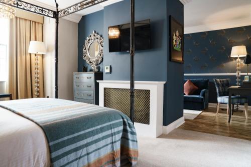 The White Hart Hotel - image 7