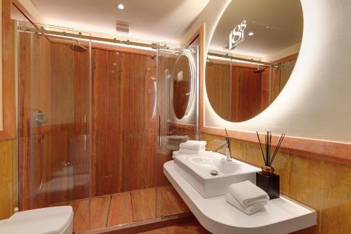 Superior Apartment image 7