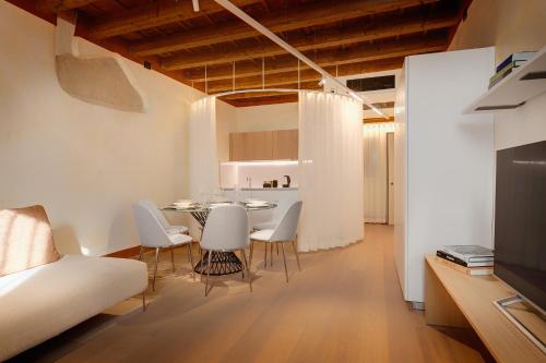 Superior Apartment image 8