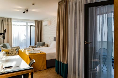 Family Hotel LAXO – Obzor, WY