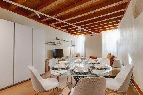 Superior Apartment image 9