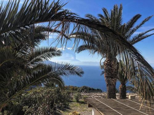 Case Quattrocchi - Giardino e Terrazzi con vista Panoramica sul Mare, Etna e Vulcano, Lipari (fotografie 10)