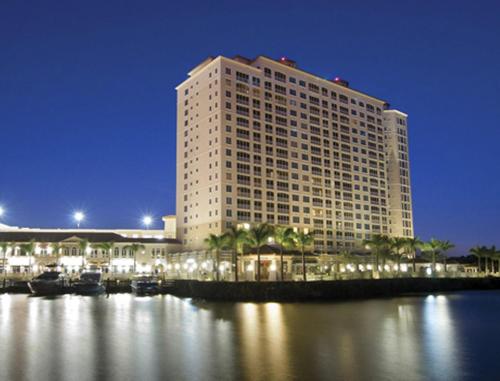 Luxurious Cape Coral Suite with on-site Marina - 3 Nights - Two Bedroom #1