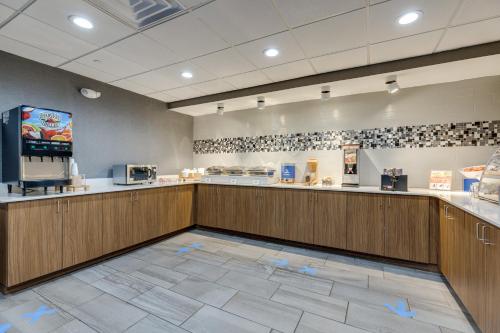 Alexis Inn & Suites