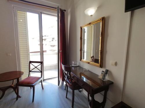 Hotel Galaxias - image 10