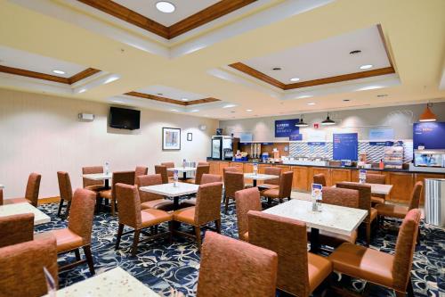 Holiday Inn Express & Suites Richmond North Ashland