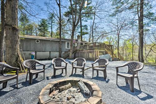 Cozy Cabin with Sunroom & Cacapon River Access! - Cross Junction, VA