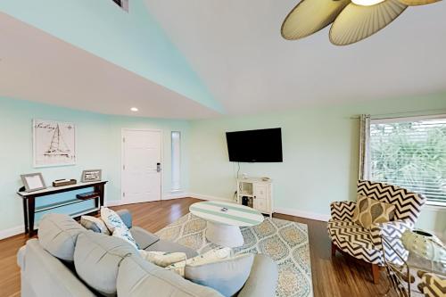 Exceptional Vacation Home in Destin Charms condo - image 4