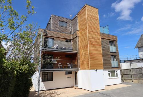 Seafront Quay West Apartments