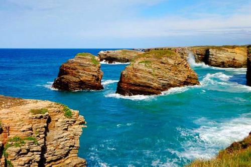  APARTAMENTO PLAYA CATEDRALES CON TERRAZA Y PISCINA in Barreiros