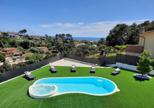 สระว่ายน้ำ, Chillout House with heated pool 29 C Sea & Mountain view in ซานตา ซูซานนา