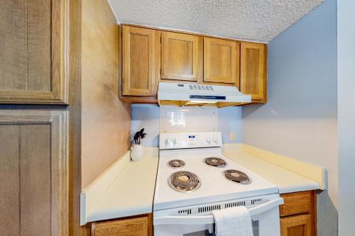 Sugar Beach Condominiums - image 6