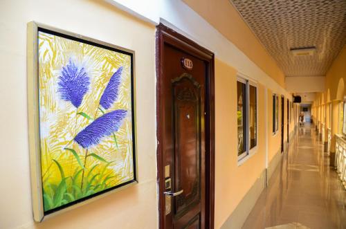 Nuoyong Empire Hotel in Va