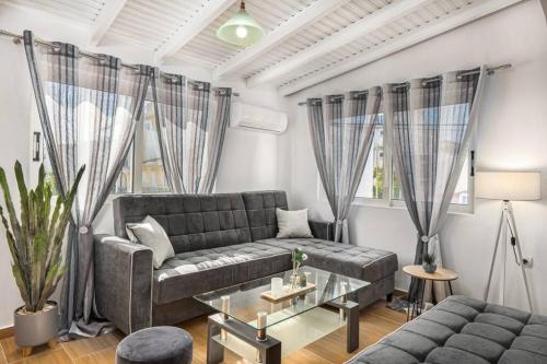 Dennis City Center Elegant Apartment 2 3