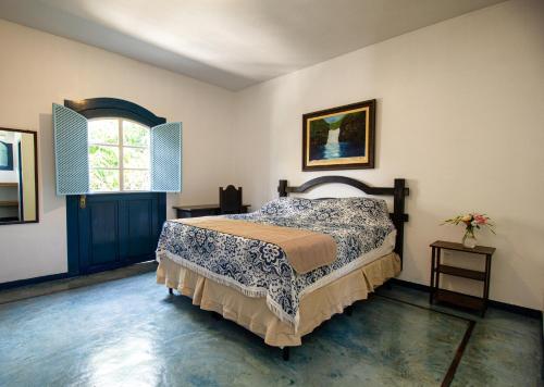Queen Suite image 2