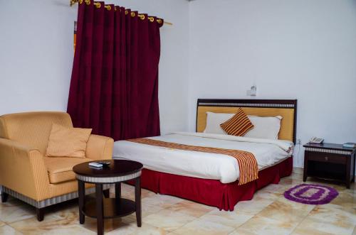 Nuoyong Empire Hotel