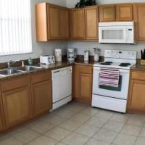 Michael's Calabay Parc Vacation Home - image 2