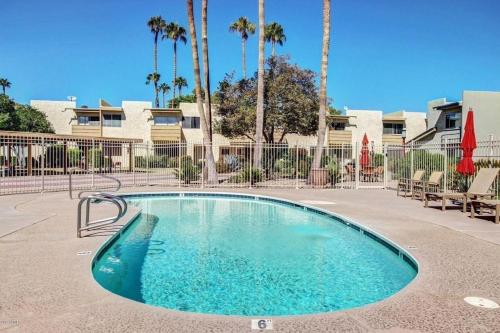 New *5*STAR Listing! Poolside, Old Town Scottsdale Condo/TownHome