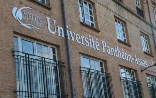 Suite Athéna - Melun gare RER - Studio avec Balcon et parking (Suite Athena - Melun gare RER - Studio avec Balcon et parking) in Мелун