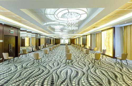 홀리데이 인 얀부 바이 IHG - 회의실/연회장