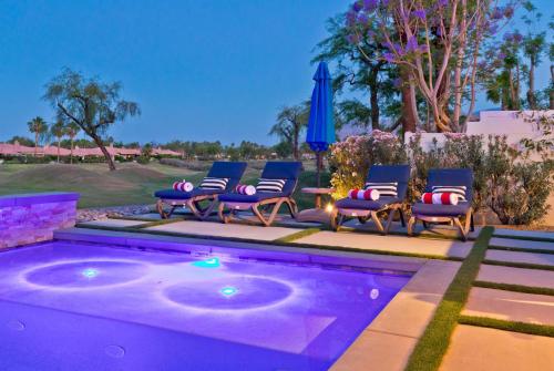 RARE FIND-5 STAR RATED-STUNNING VIEWS-Pool-Spa - image 2