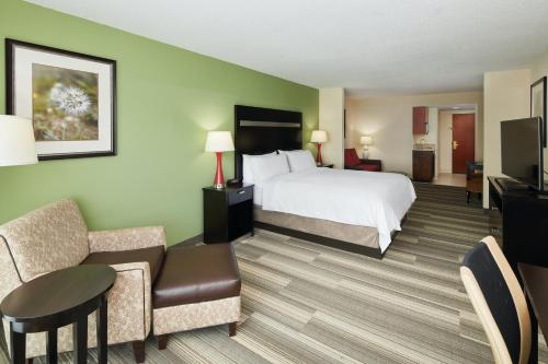 Holiday Inn Express & Suites I-26 & Us 29 At Westgate Mall, an IHG Hotel