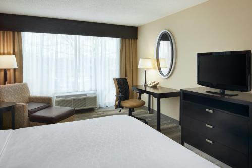 Holiday Inn Express & Suites I-26 & Us 29 At Westgate Mall, an IHG Hotel