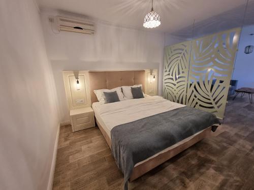 Hotel Sunrise Room Type - Deluxe Double Room