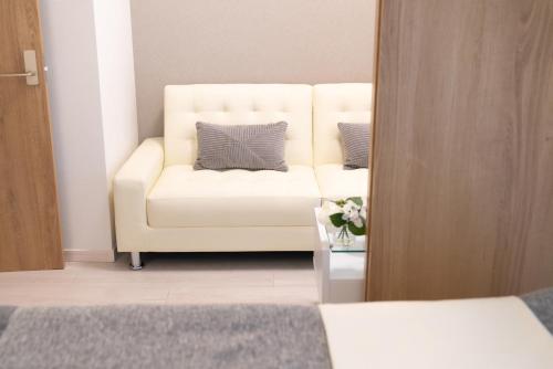 One-Bedroom Apartment image 10