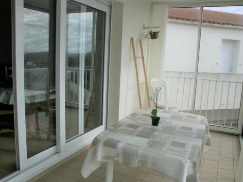 Appartement La Tranche-sur-Mer 3 pièces 4 personnes - FR-1-22-227 - main image