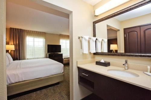 Staybridge Suites Austin South Interstate Hwy 35, an IHG Hotel in Austin, USA