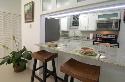 Stylish Apt near Andrews Memorial ideal for long-term stays