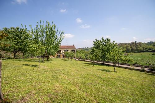Villa Ciraldo in Monferrato with garden