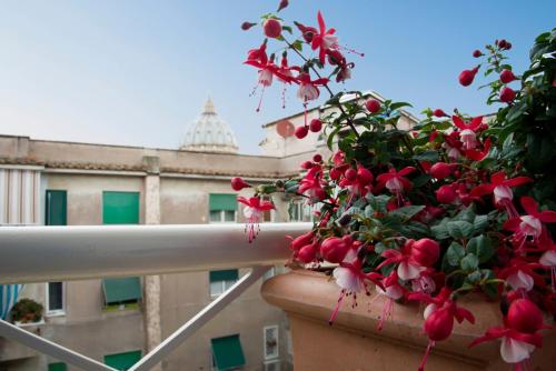 Di Fronte alla Cupola – Rome